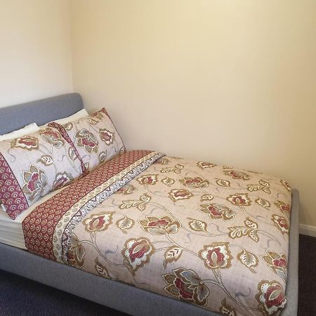 London Luxury 6 Bedroom Family House Sleeps 12 People Parking For 4 Cars Close To Tube. تشيجويل المظهر الخارجي الصورة
