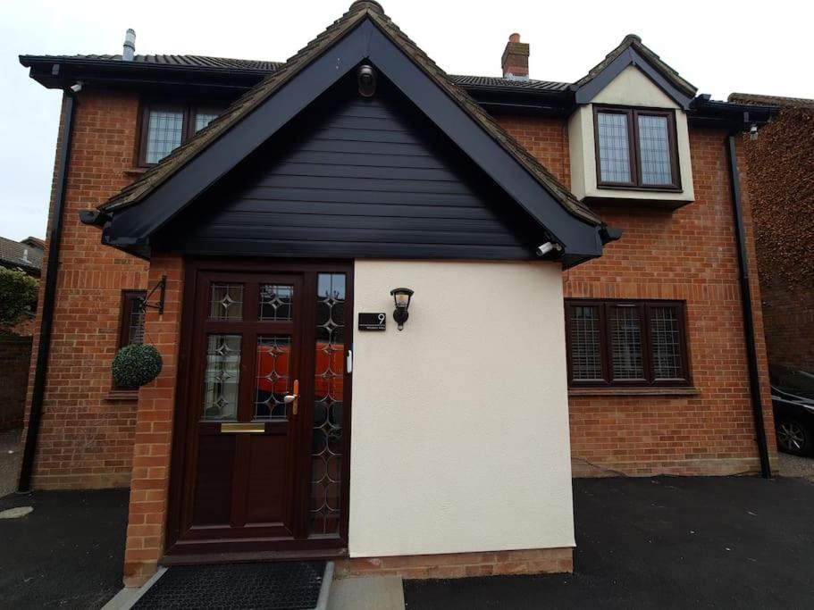 London Luxury 6 Bedroom Family House Sleeps 12 People Parking For 4 Cars Close To Tube. تشيجويل المظهر الخارجي الصورة
