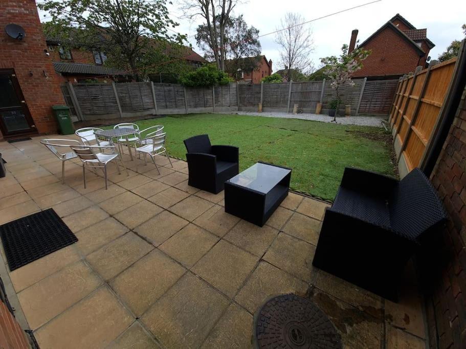 London Luxury 6 Bedroom Family House Sleeps 12 People Parking For 4 Cars Close To Tube. تشيجويل المظهر الخارجي الصورة