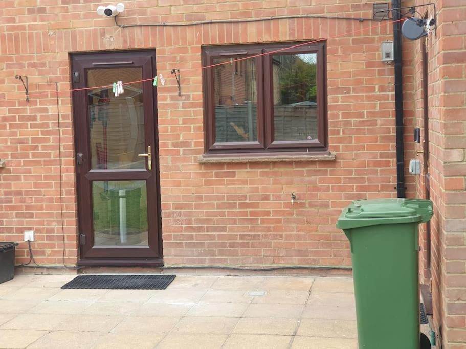 London Luxury 6 Bedroom Family House Sleeps 12 People Parking For 4 Cars Close To Tube. تشيجويل المظهر الخارجي الصورة
