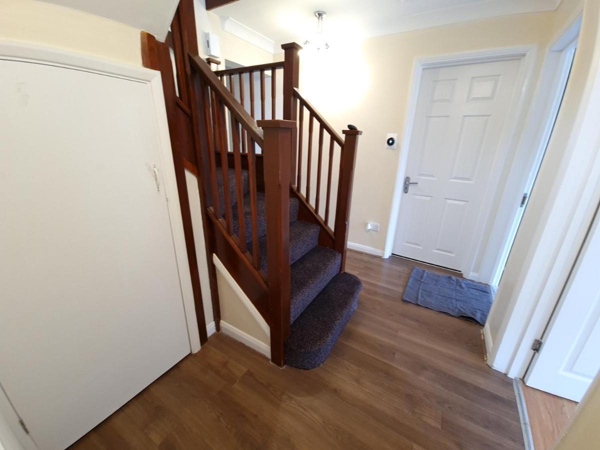 London Luxury 6 Bedroom Family House Sleeps 12 People Parking For 4 Cars Close To Tube. تشيجويل المظهر الخارجي الصورة