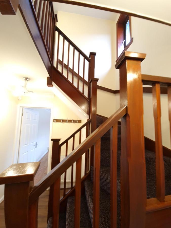 London Luxury 6 Bedroom Family House Sleeps 12 People Parking For 4 Cars Close To Tube. تشيجويل المظهر الخارجي الصورة
